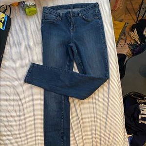 Skinny blue jeans